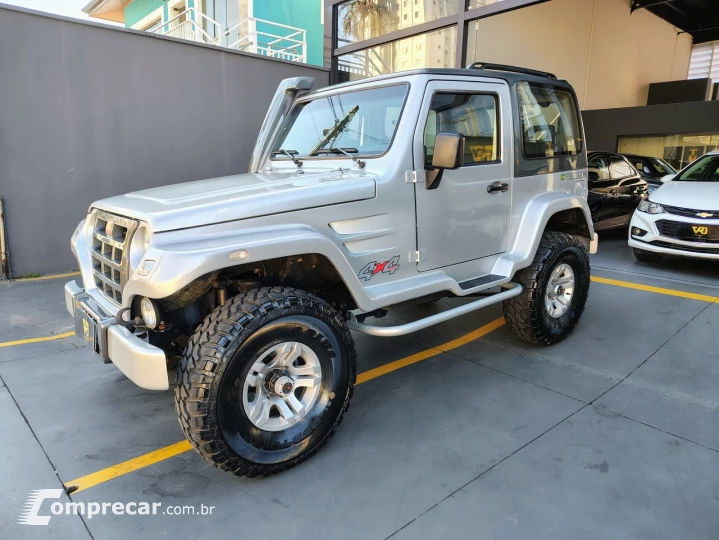 T-4 4x4 3.0 TB Int. Cap. Rígida Diesel