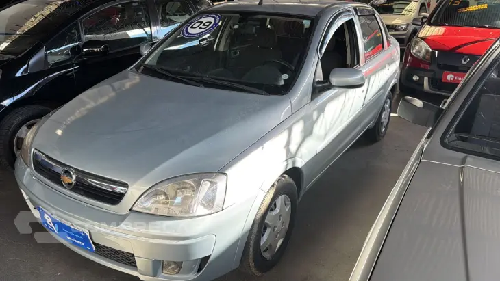 CORSA 1.4 MPFI Premium Sedan 8V