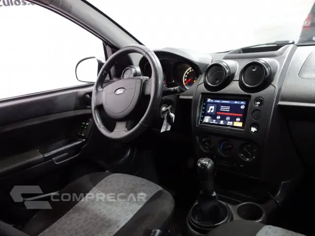 FIESTA SEDAN - 1.0 ROCAM SEDAN 8V 4P MANUAL