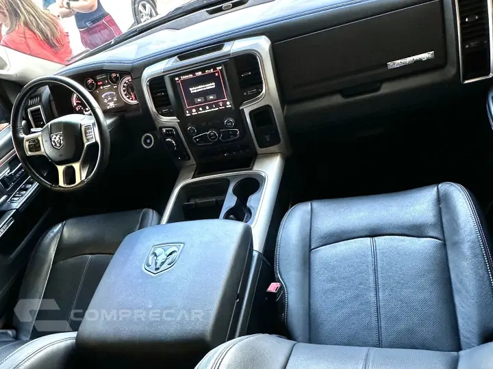 CLASSIC 5.7 V8 GASOLINA LARAMIE NIGHT EDITION CD 4X4 AUTOMÁT