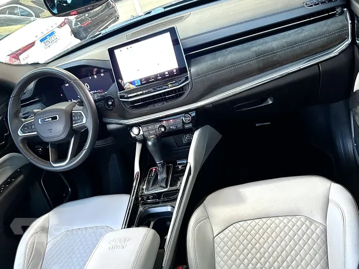 COMMANDER 1.3 T270 TURBO FLEX OVERLAND AT6