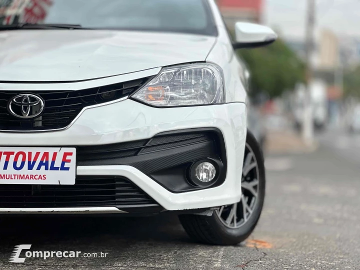 ETIOS 1.5 PLATINUM SEDAN 16V FLEX 4P AUTOMÁTICO