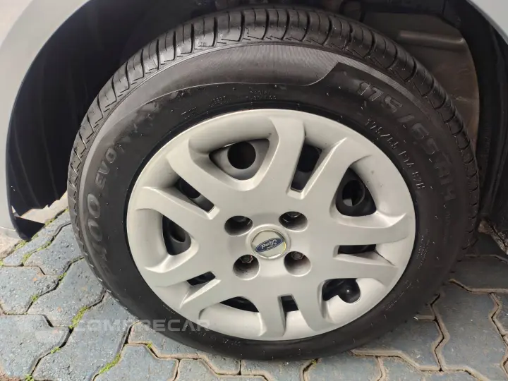 FIESTA 1.6 ROCAM SE SEDAN 8V