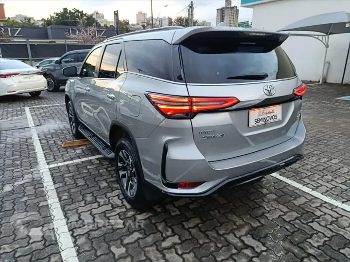HILUX SW4 2.8 D-4D TURBO DIESEL SRX PLATINUM 4X4