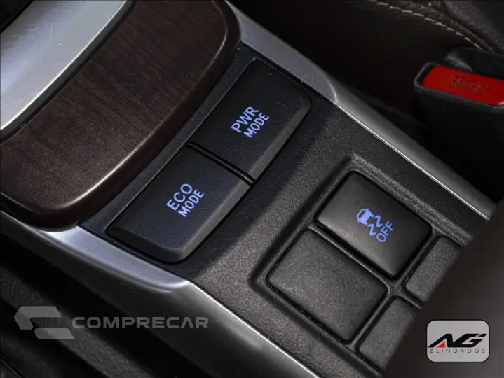 HILUX SW4 2.7 SRV 7 Lugares 4X2 16V