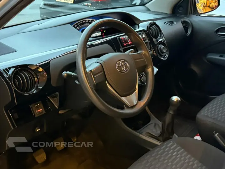 ETIOS 1.3 XS 16V FLEX 4P MANUAL