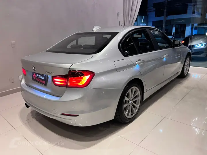 328I 2.0 Modern Sedan 16V