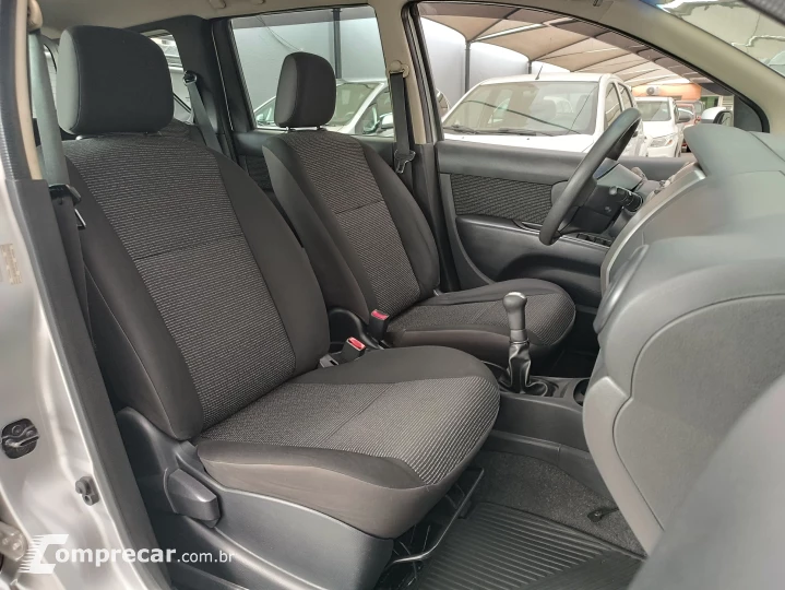 LIVINA 1.6 S 16V