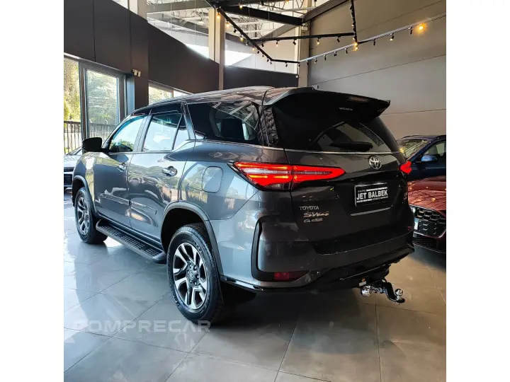 HILUX SW4 2.8 D-4D TURBO DIESEL SRX PLATINUM 7L 4X4 AUTOMÁTI