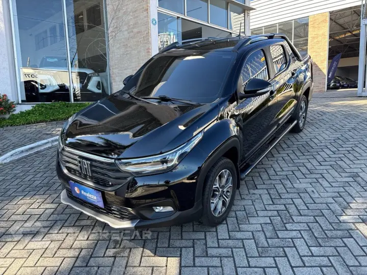 Strada Volcano 1.3 Flex 8V CD