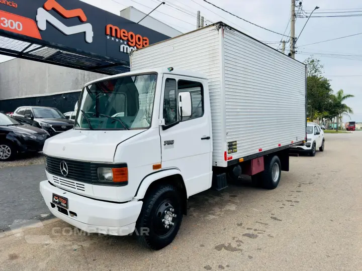 709 Modelo sem Versão