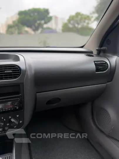 CORSA 1.8 MPFI Sedan 8V