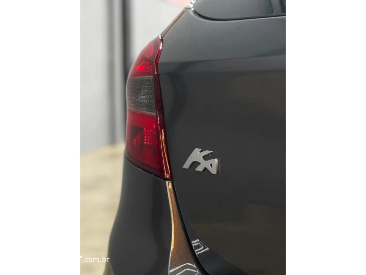 KA 1.5 TI-VCT FLEX TITANIUM AUTOMÁTICO