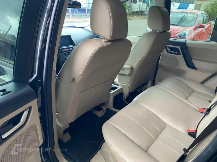 FREELANDER 2 2.2 SE SD4 16V Turbo