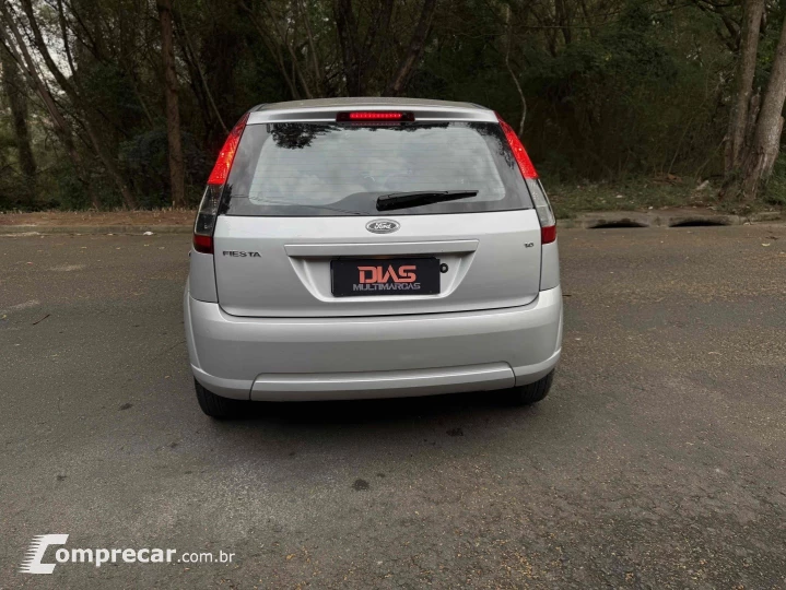 FIESTA 1.6 MPI Class Hatch 8V
