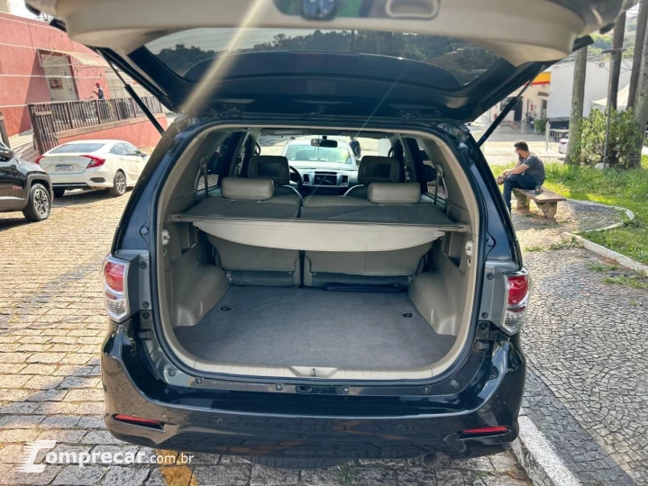 Hilux SW4 SR 4x2 2.7/ 2.7 Flex 16V Aut.