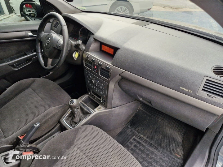 VECTRA 2.0 MPFI GT HATCH 8V FLEX 4P MANUAL
