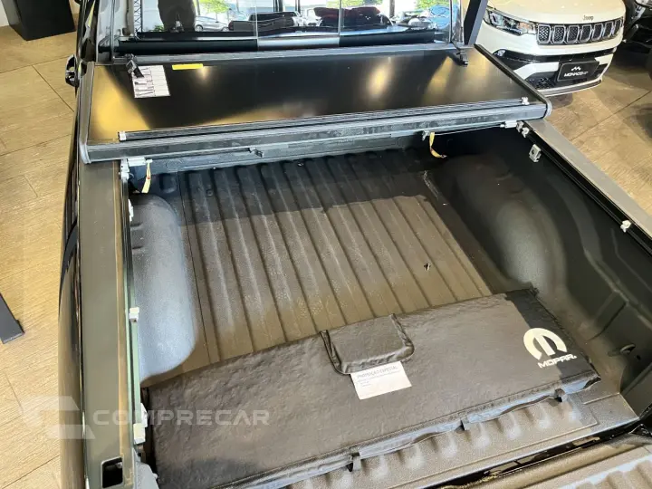 Classic 5.7 V8 32V 4P HEMI LARAMIE AUTOMÁTICO