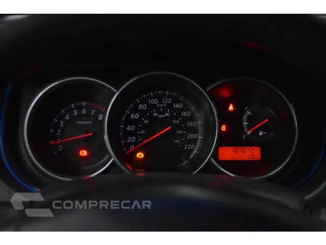 TIIDA - 1.8 SEDAN 16V 4P MANUAL