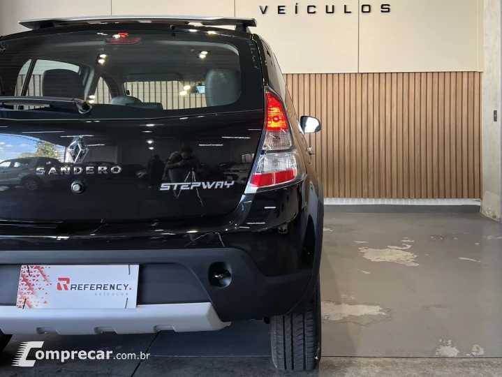 SANDERO 1.6 STEPWAY 16V FLEX 4P AUTOMÁTICO