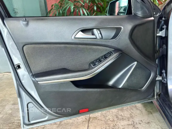 A 200 1.6 CGI FLEX 7G-DCT