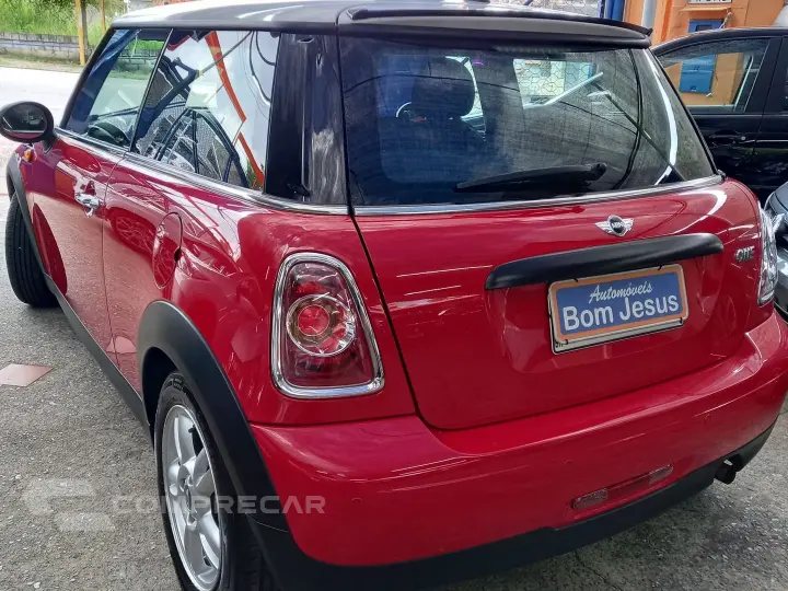 One 1.6 16V Gasolina 2P Automático