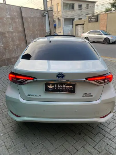 COROLLA 1.8 VVT-I Hybrid Altis Premium