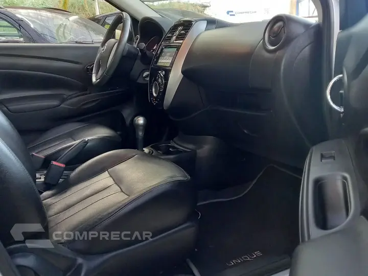 Versa 1.6 16V Flexstart Unique 4P Xtronic