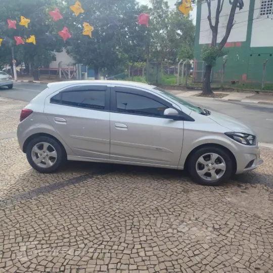 ONIX HATCH LT 1.4 8V FlexPower 5p Mec.