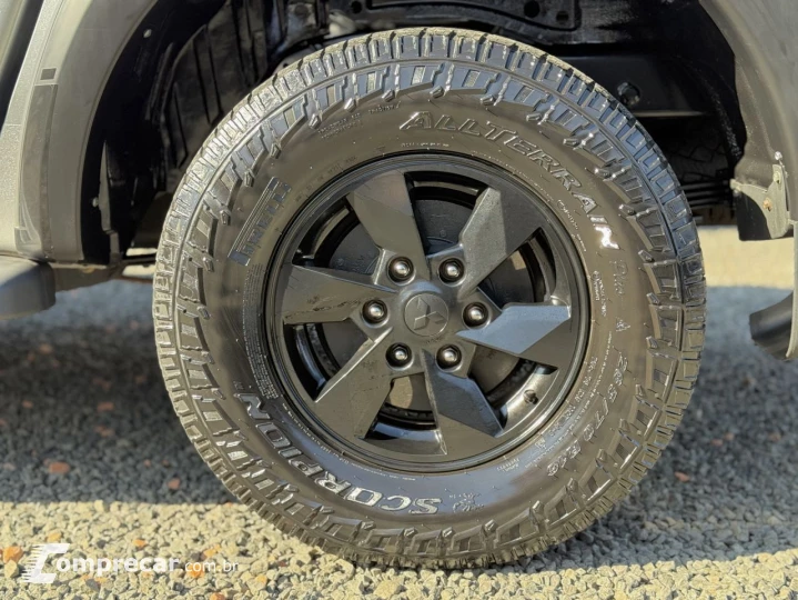 L200 Triton Outdoor GLS 2.4 4x4 Diesel Automática
