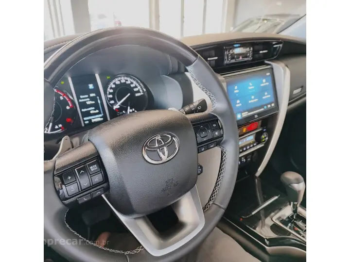 HILUX SW4 2.8 D-4D TURBO DIESEL DIAMOND 7L 4X4 AUTOMÁTICO