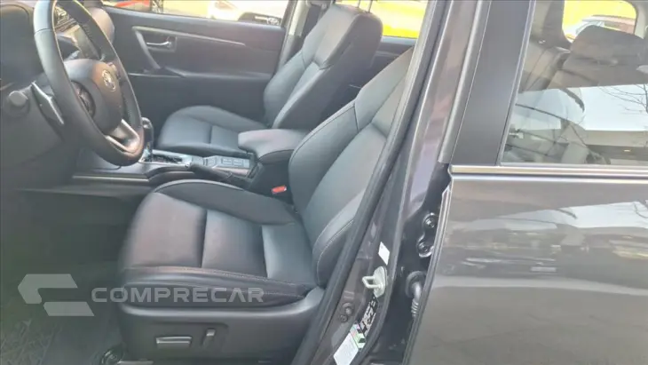 HILUX SW4 2.8 D-4D TURBO DIESEL SRX PLATINUM 7L 4