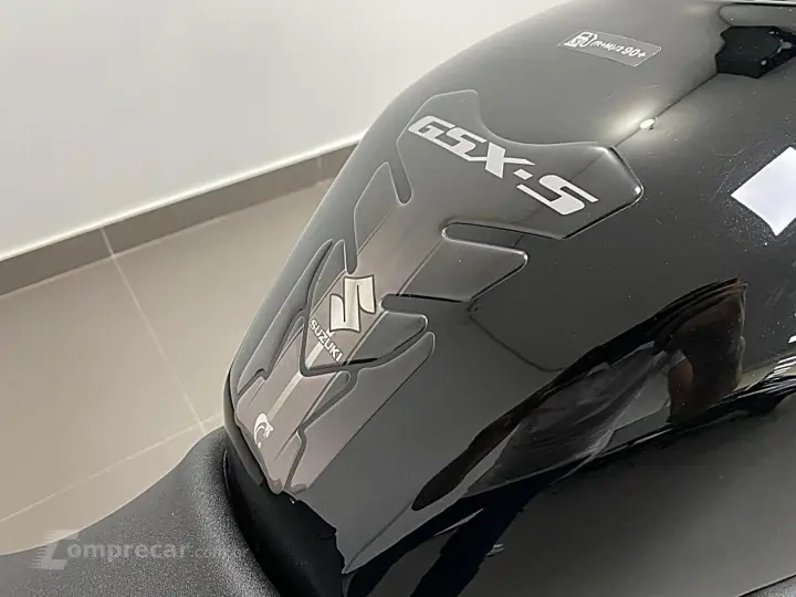 SUZUKI GSX-8S