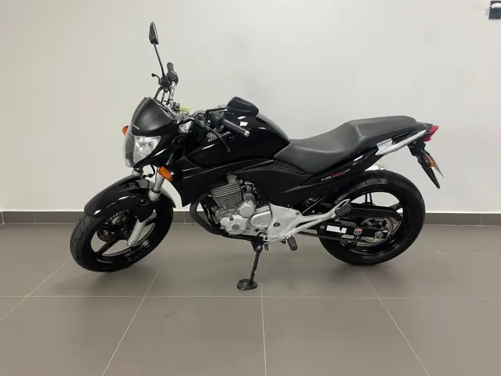 HONDA CB 300R