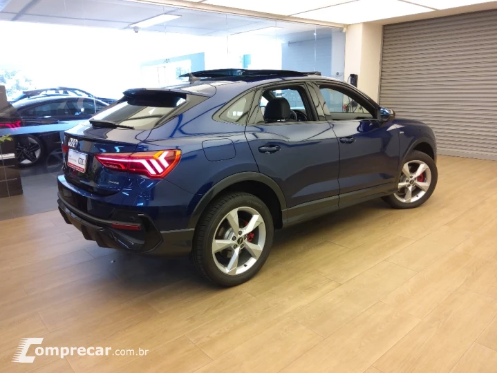 Q3 2.0 40 TFSI GASOLINA PERFORMANCE BLACK QUATTRO TIPTRONIC