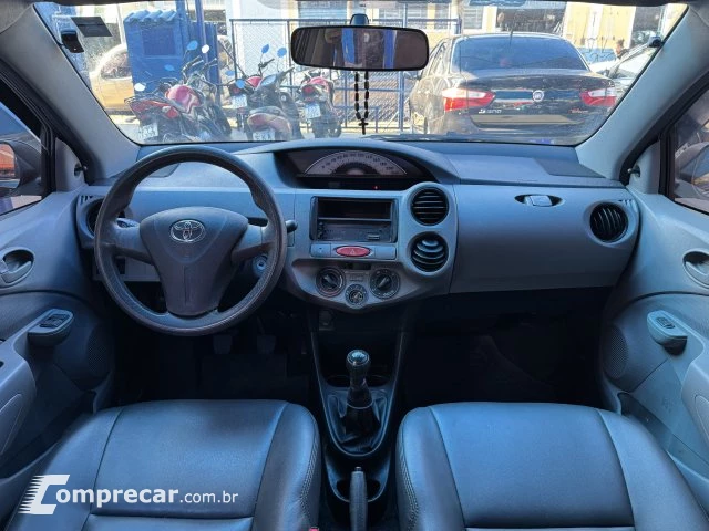 ETIOS SEDAN - 1.5 X SEDAN 16V 4P MANUAL
