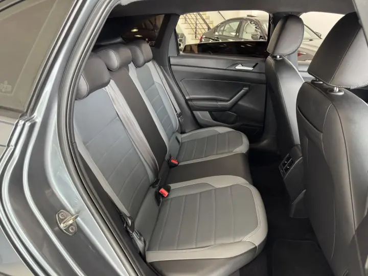 Nivus 1.0 4P FLEX 200 TSI HIGHLINE TURBO AUTOMÁTICO