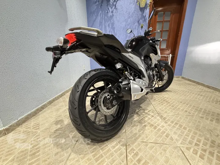 Fazer 250 FZ25