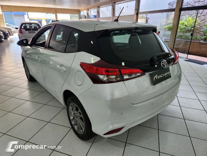 Yaris Hatch 1.5 16V 4P FLEX XS CONNECT MULTIDRIVE AUTOMÁTICO