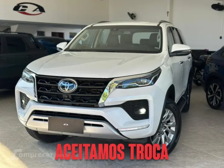 HILUX SW4 2.8 D-4D TURBO DIESEL SRX 7L 4X4 AUTOMÁTICO