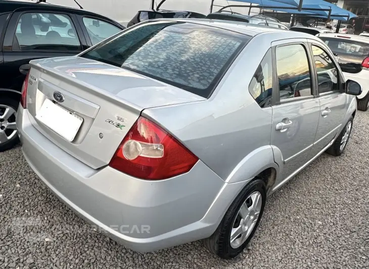 Fiesta Sedan 1.6 4P FLEX
