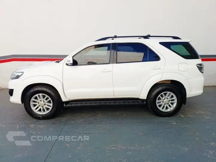 Hilux SW4 SRV D4-D 4x4 3.0 TDI Dies. Aut