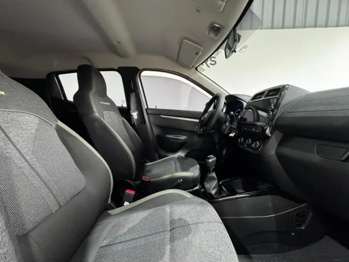 KWID 1.0 12V SCE FLEX OUTSIDER MANUAL