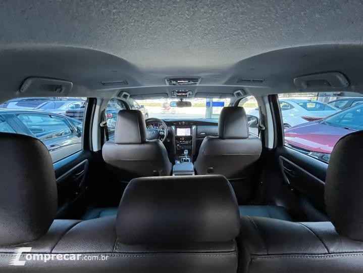HILUX SW4 2.8 D-4d Turbo SRX 7L 4X4