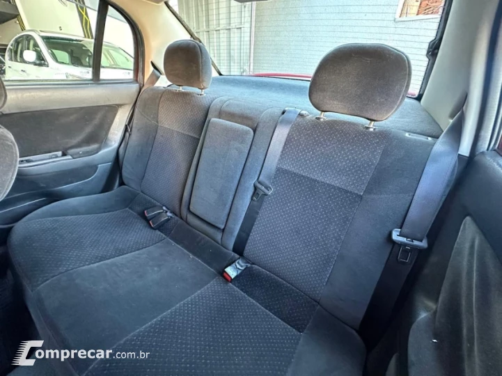 ASTRA 2.0 MPFI Advantage Sedan 8V