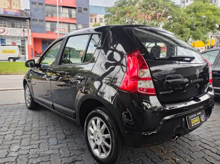 SANDERO 1.6 PRIVILEGE 8V