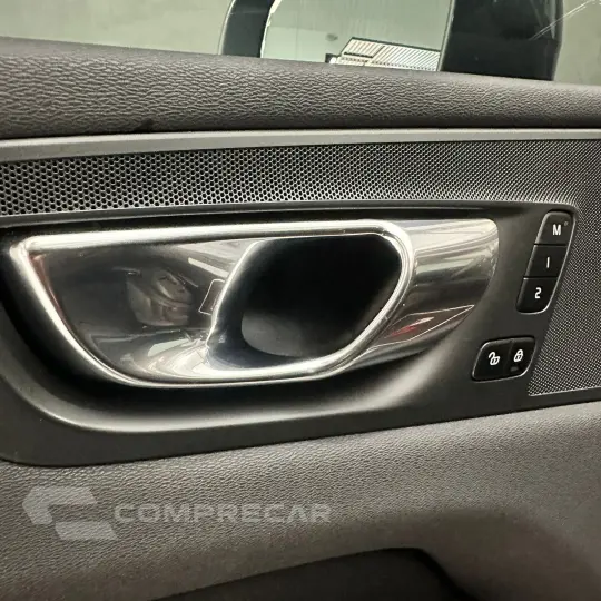 XC 60 T-8 MOMENTUM 2.0 (Híbrido)