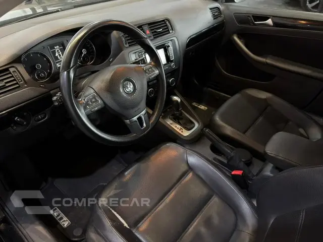 JETTA - 2.0 COMFORTLINE 4P TIPTRONIC
