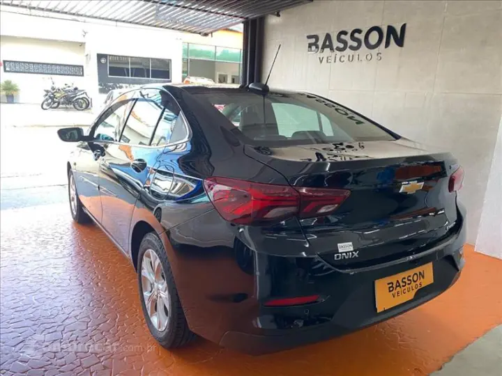 ONIX 1.0 Turbo Plus Premier