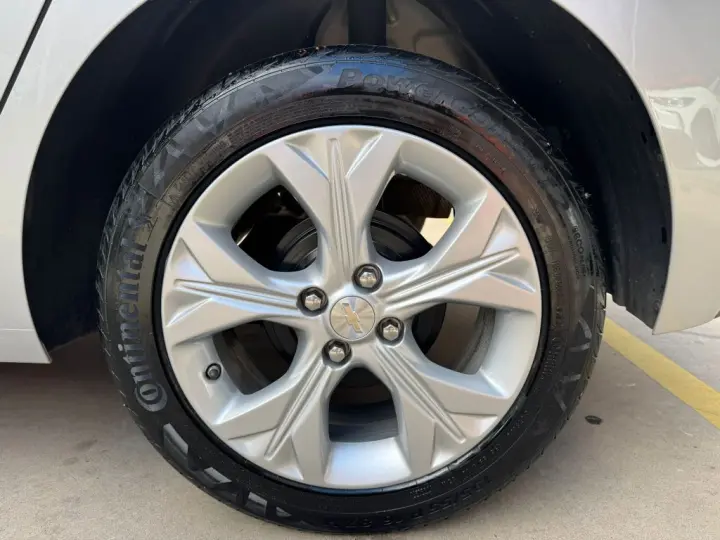 ONIX HATCH PREM. 1.0 12V TB Flex 5p Aut.